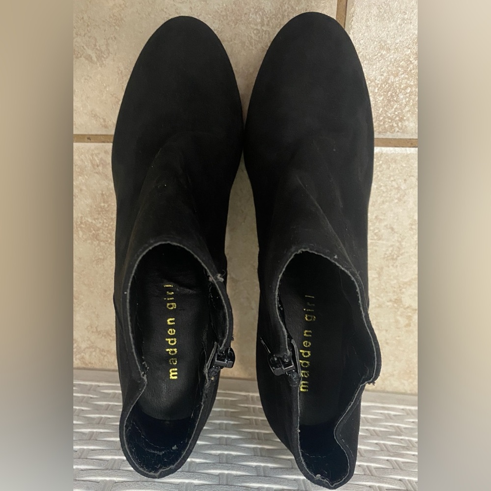 Madden Girl Black Suede Ankle Booties with High Heel, Size 7 - Picture 6 of 9